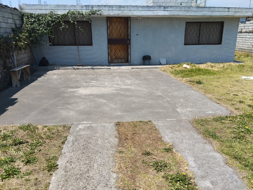 Hermosa Casa Con Terreno Con Todos Los Servicios Basicos, Para Personas Estrictamente Interezadas