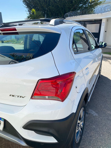 Chevrolet Onix 1.4 Activ Aut. 5p