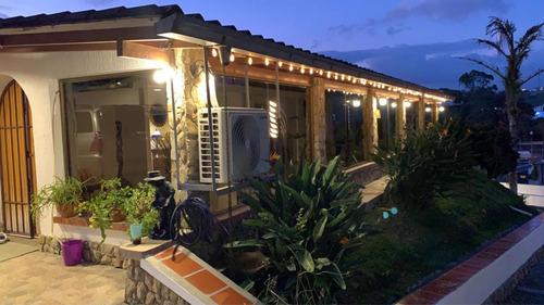Casa En Venta Remodelada En Colinas De Carrizal