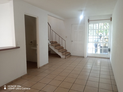 Excelente Casa En Fraccionamiento Jacarandás Morelos
