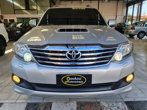 Imagem 2 de 13 de Toyota Sw4 Srv 3.0 Tdi 4x4 (5 Lugares) 2013