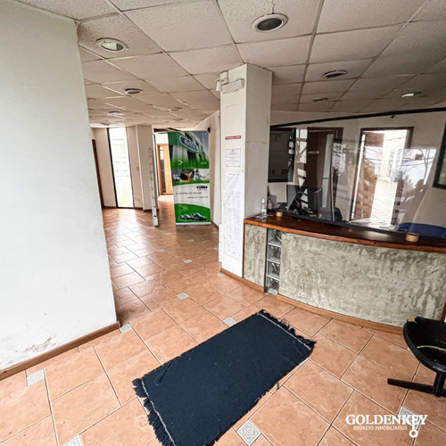 Venta Logística Depósito Y Oficinas Barrio La Blanqueada