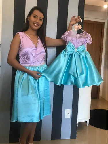 Vestido mae e filha pequena sereia 2025