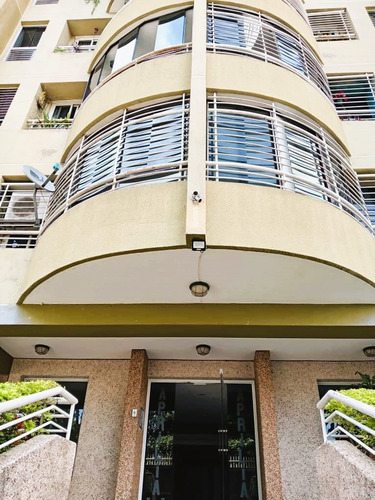 Venta Excelente Apartamento En Lomas Del Ávila, Cuenta Con 95.53m2