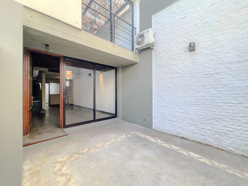 Casa En Pocitos, 3 Dormitorios, 2 Baños Con Parrillero