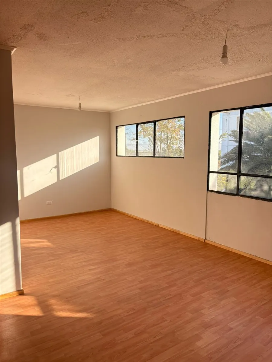 Imagen 2 de 24 de Departamento En Venta De 3 Dorm. En Cerrillos