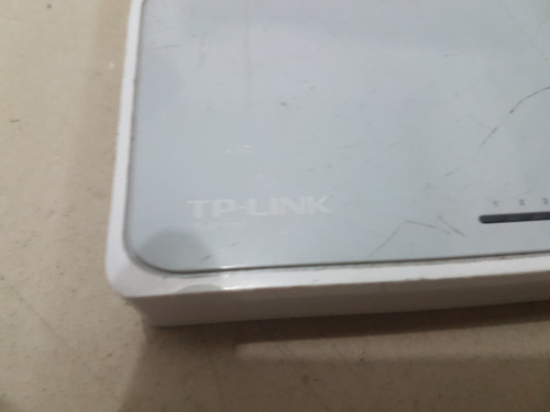 Imagem 2 de 3 de Switch Tp-link Tl-sf1005d