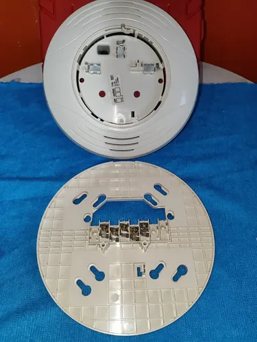 SENSORE DI SISTEMA B200S-WH Superficie di base dell'ecoscandaglio SENSORE DI SISTEMA B200S-WH Superficie di base dell'ecoscandaglio