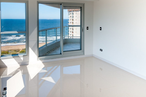 Imagen 14 de 30 de Venta, Apto 3 Dor En Look Brava, Piso Alto, Playa Brava (ref: Lij-5374)