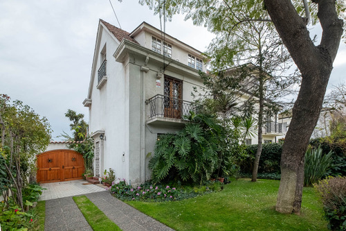 Linda Ley Pereira 3 Pisos. Jardín (casa Ortúzar)