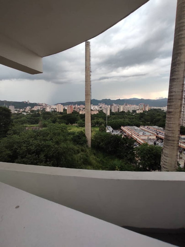 Imagen 11 de 14 de Alquila Hermoso Apartamento A Estrenar Sin Amoblar Urb. La Chimenea Andres Peña