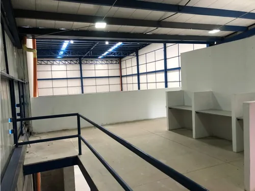 Bodegas 1 Y 4 En Venta Via Condina
