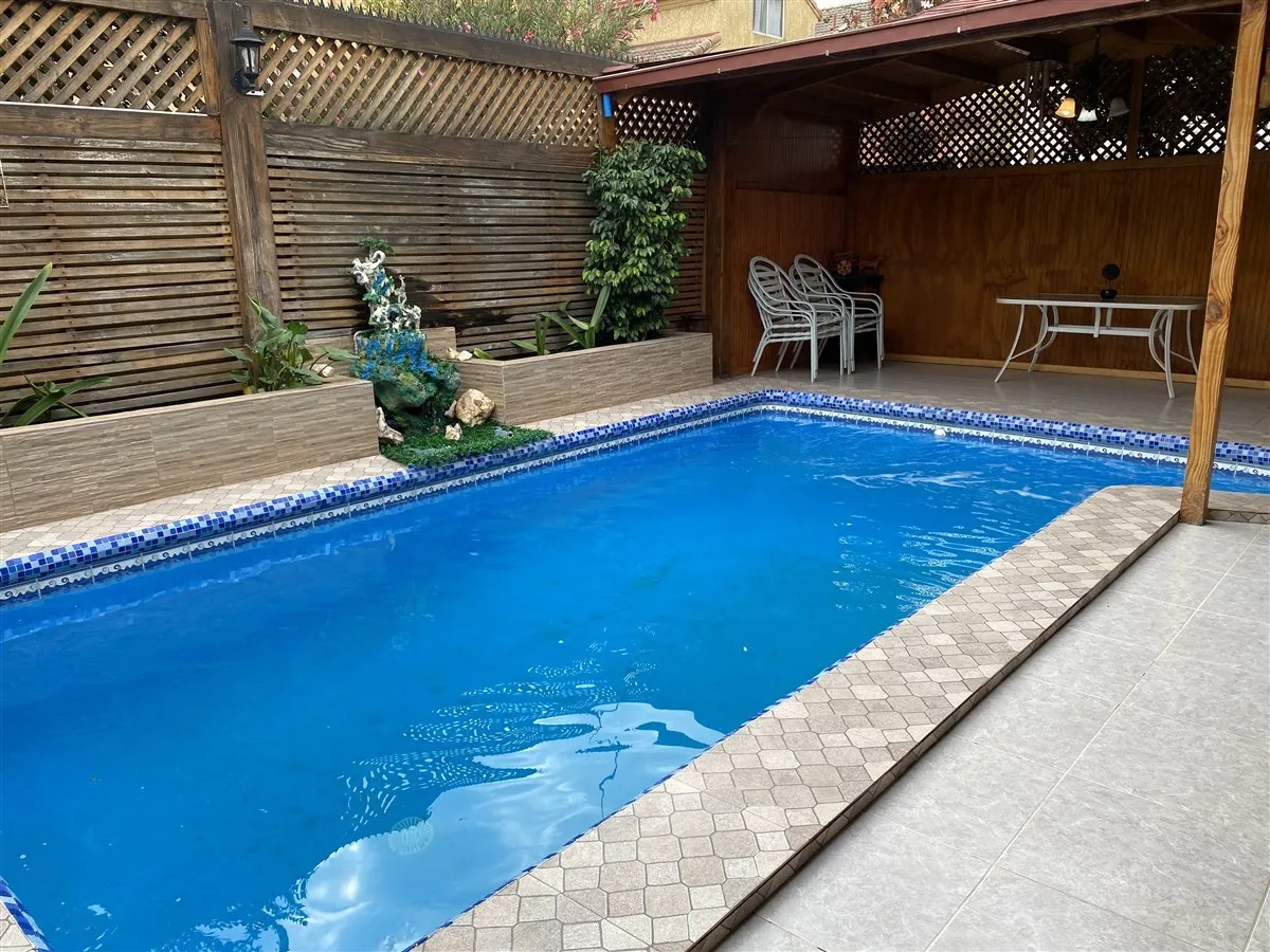 Imagen 1 de 15 de Casa En Venta De 5 Dorm. En Huechuraba