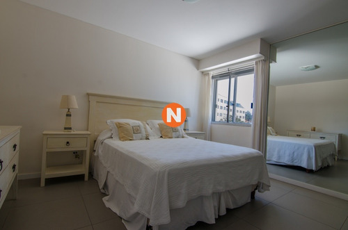 Apartamento En Venta Y Alquiler, Mansa, Punta Del Este, 2 Dormitorios.- Ref: 5653