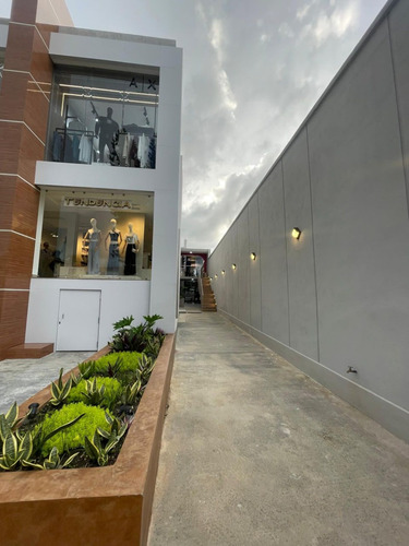Local En Alquiler En La Viña, Ideal Para Tienda De Ropa Deportiva, Consultorio Y Más Jp17