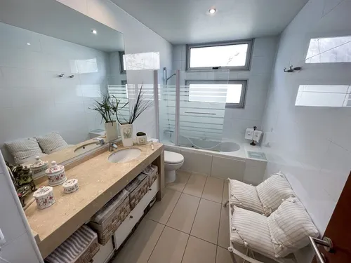 Departamento En Venta De 2 Dorm. En Las Condes