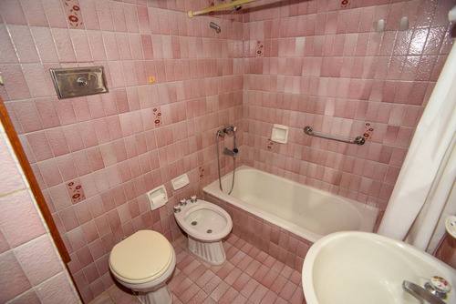 Venta De Casa Macrocentro 3 Dor, 2 Cocheras