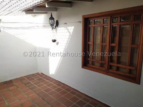 Dennymar, Vende Hermosa Casa En Urb Villas Tabure Cabudare