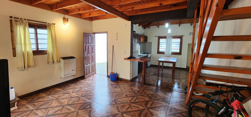 Duplex Al Frente, Con Espacio Guardacoche. Gas Natural.