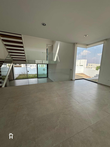 Casa En Renta En Zibata