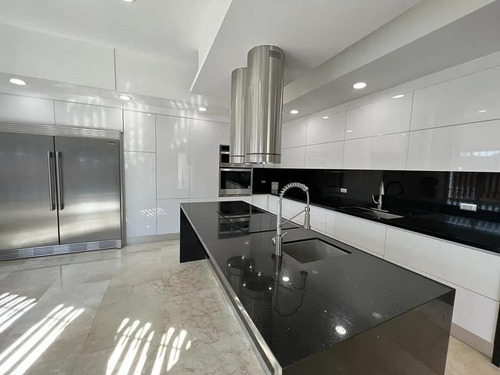 Imagen 4 de 17 de Belkliag Vende Amplia Casa De Lujo, Calle Cerrada En Trigal Valencia