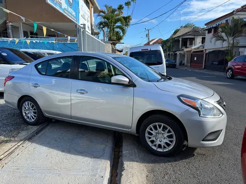 Nissan Versa Sv 2019