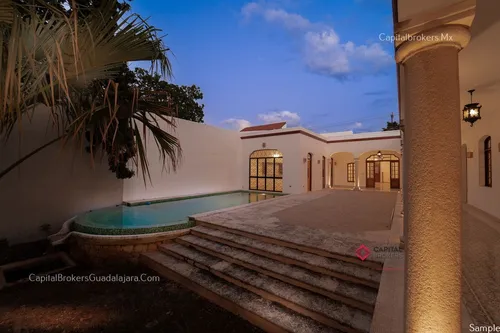 Casa Lujosa En Venta En Centro Histórico Mérida Remodelada