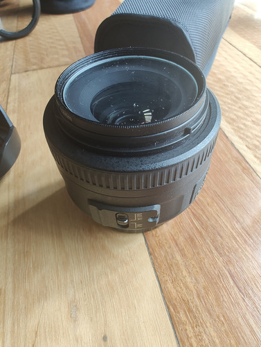 Nikon D5100 + Lentes 18-250, 18-55, 35 + Flash + Muchos Acc Negro (Usado)