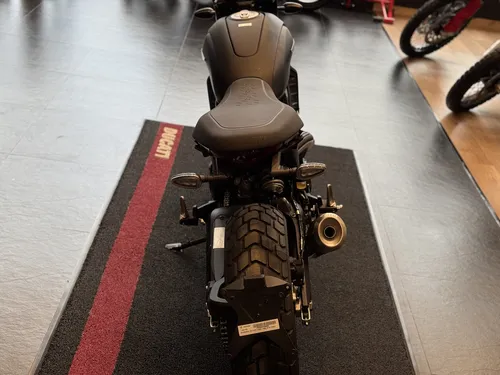 Ducati Scrambler Icon Dark 2025