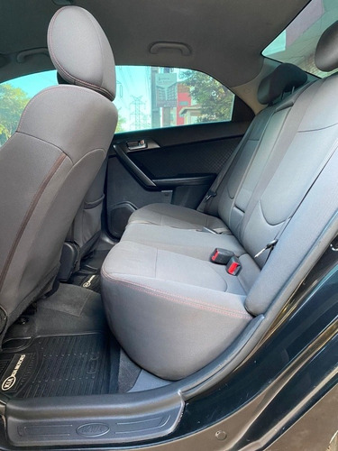 Imagen 7 de 8 de Kia Cerato Cerato Automático Caja Secuencial
