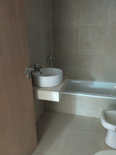 Imagen 2 de 8 de Departamento 2 Amb A Estrenar Villa Del Parque Impecables