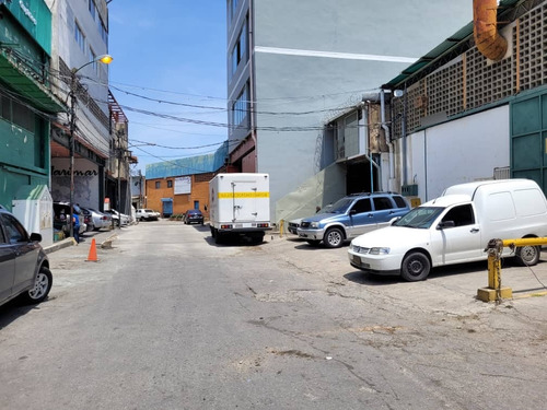 Desarrolla Tu Industria En Un Galpon Ubicado En Caracas, En La Zona Industrial La Naya De Baruta, A Solo 5 Minutos De Las Mercedes.