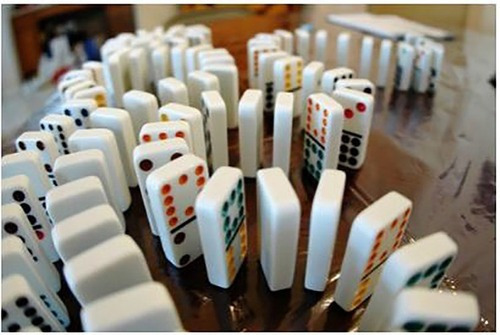 Lata doble Domino Mexicano 9 con 55 piezas de colores
