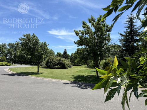 Casa En Venta Los Alamos Haras Santa Maria Con Fondo Libre!