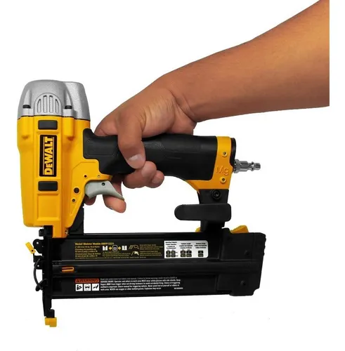 DEWALT - Una herramienta confiable por donde se le vea: La Clavadora  Neumática D51257K te da alta potencia para las aplicaciones más  resistentes. #SolidezGarantizada 👉bit.ly/D51257K 👈