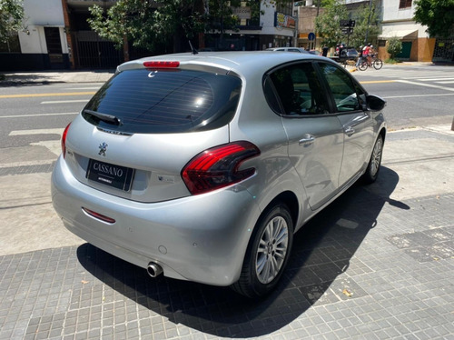 Peugeot 208 Allure 1.5 Nav 2017 Cassano Automobili