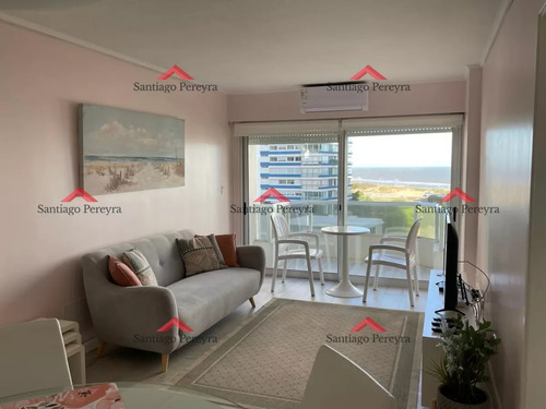 Apartamento De 2 Dormitorios Y Dependencia En Venta 