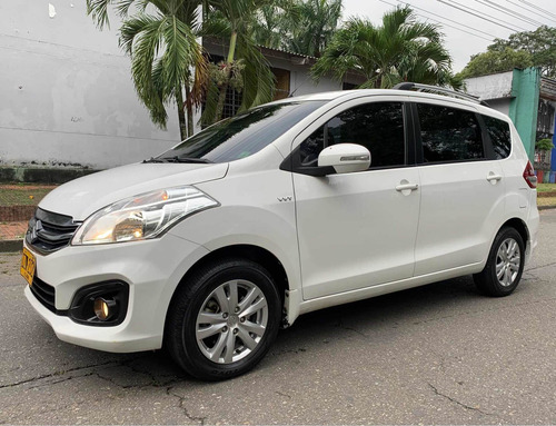 Suzuki Ertiga 1.4 Mecánico 7 Pasajeros
