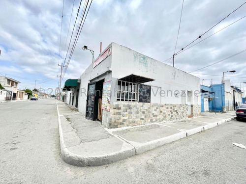 Kl Vende Espectacular Casa Comercial En El Centro De Barquisimeto #24-18937