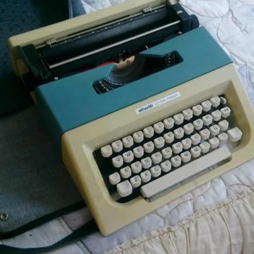 Máquina De Escribir Olivetti