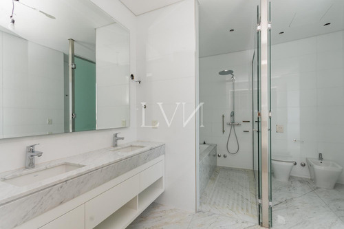 Venta-alquiler Departamento 5 Ambientes En Alvear Tower, Puerto Madero