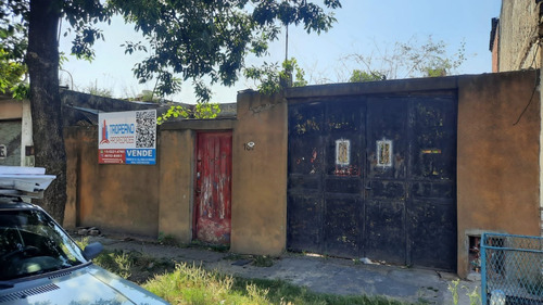 Imagen 2 de 4 de En Venta Casa Con Galpón A Reciclar, En La Tablada