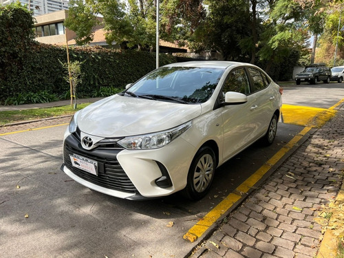 Imagen 2 de 15 de Toyota Yaris Gli