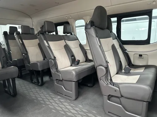 Toyota Hiace 2.7 ventanas 12 pasajeros