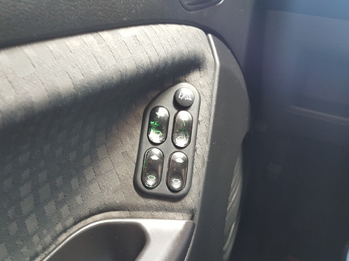 Ford Fiesta Sedan Se 1.6 Rocam (flex) 2014 + Completo