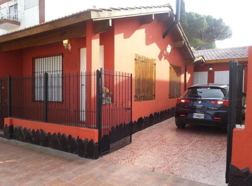 Casa En Venta - 8 Dormitorios 6 Baños - 600mts2 - Santa Teresita