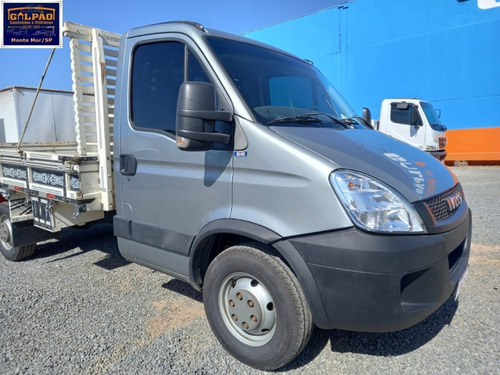 Imagem 9 de 15 de Iveco Daily 35s14 (2019) Carroceria