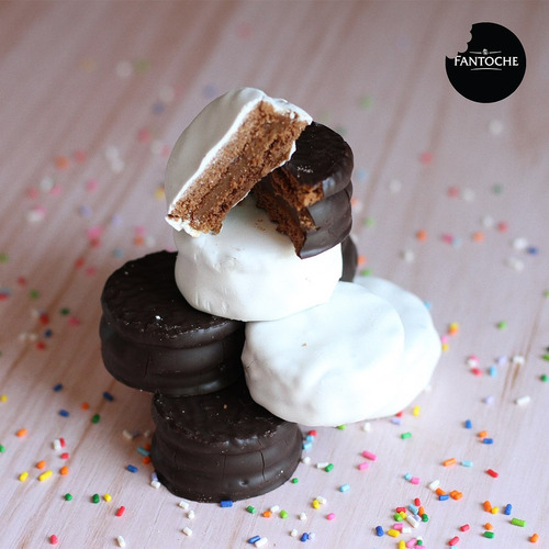 Imagen 4 de 8 de Mini Alfajor Tubo Fantoche Blanco 150g X 6u Baño Merengue