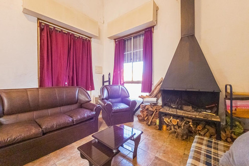 Imagen 4 de 23 de Oportunidad! Venta Casa En La Comercial - 3 Dormitorios - 2 Baños - Cómoda, Iluminada Y Segura!
