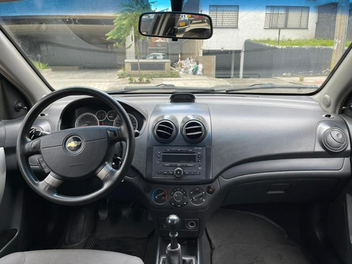 Imagen 6 de 10 de Chevrolet Aveo Emotion